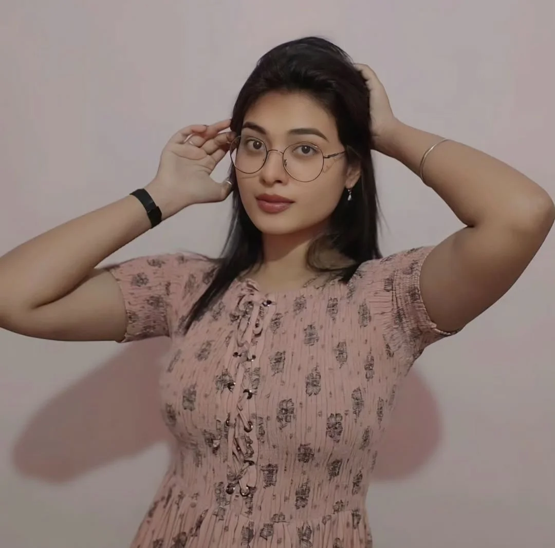 High Profile escort girls service in Morjim genuine incall or outcall